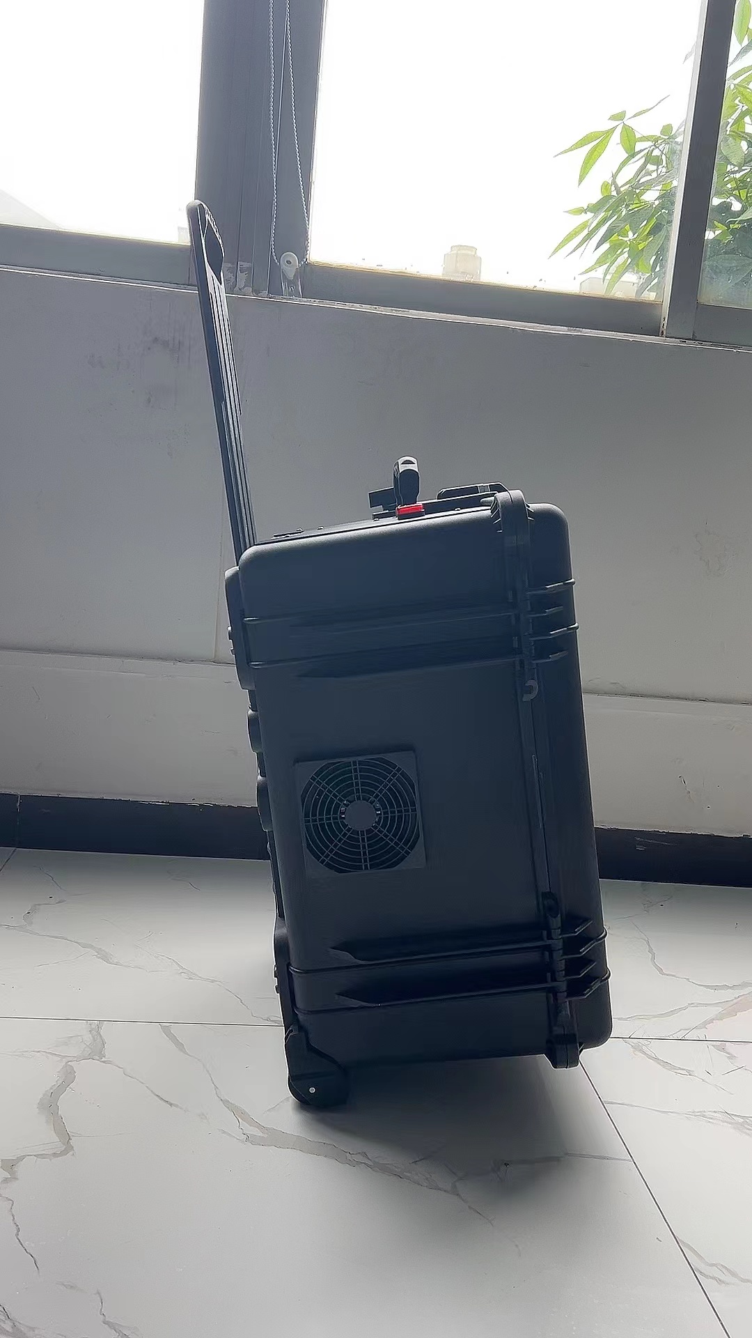 会理手拉箱型移动通信干扰器